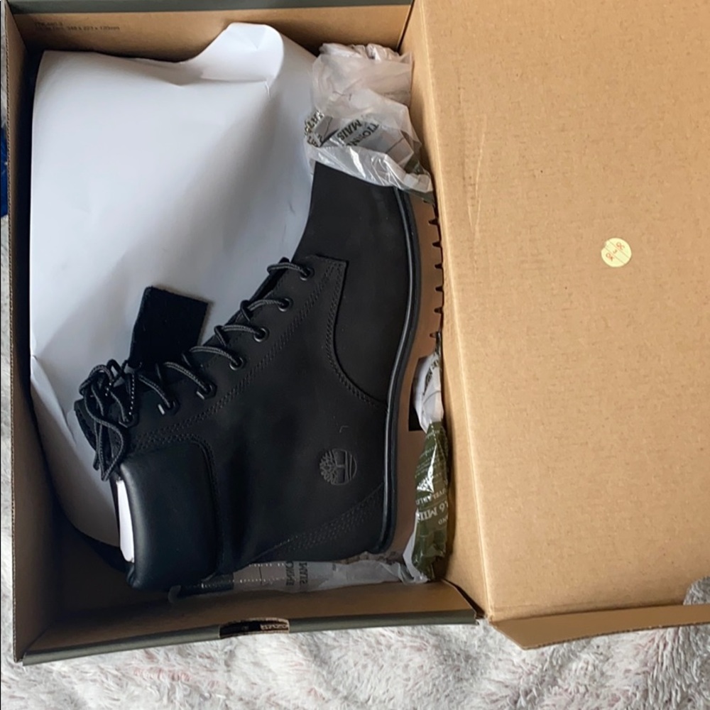 Brand new black timberlands never used !